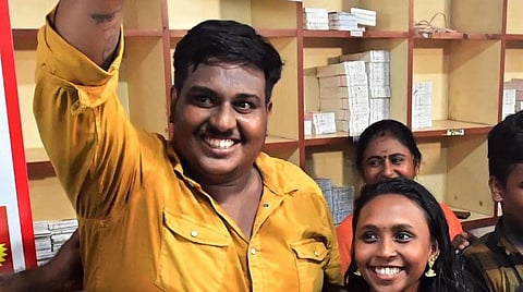 வீடு தேடி வந்து உதவி கேட்போரின் எண்ணிக்கை அதிகரிப்பு: ரூ.25 கோடி பரிசு விழுந்தும் தலைமறைவாக வாழ்கிறேன் - கேரளத்தில் ஓணம் பம்பர் வென்ற ஆட்டோ ஓட்டுநர் புலம்பல்