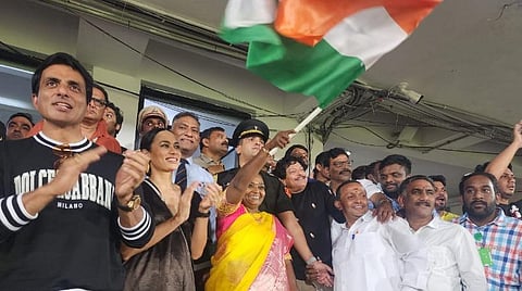 போட்டியை நேரில் கண்ட தமிழிசை சவுந்தரராஜன்.