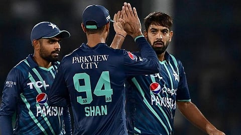 பாகிஸ்தான் அணிக்கு எதிரான 4-வது டி 20-ல் இங்கிலாந்து 3 ரன்கள் வித்தியாசத்தில் தோல்வி