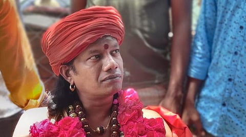 நித்யானந்தா போல இருக்கும் பாஸ்கரானந்தா.