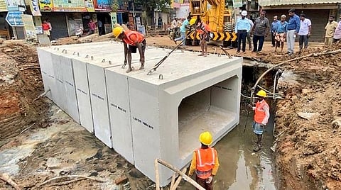 சென்னையில் 34 இடங்களில் ரெடிமேட் மழைநீர் கால்வாய்: எப்படி அமைக்கிறது மாநகராட்சி?