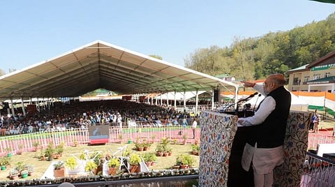 பாகிஸ்தானுடன் பேச்சுவார்த்தை கிடையாது: காஷ்மீரில் அமித் ஷா திட்டவட்டம்