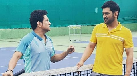 சச்சின் மற்றும் தோனி.