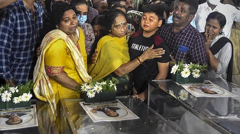 கேரளாவில் 2 பேருந்துகள் மோதிய விபத்தில் 5 பள்ளி மாணவர்கள் உட்பட 9 பேர் உயிரிழப்பு