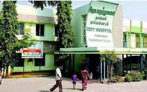 பேருந்தில் இருந்து தவறி விழுந்த சிறுவன்: ஒரு மாத சிகிச்சைக்குப் பிறகு உயிரிழப்பு