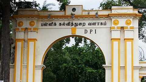 காலாண்டு விடுமுறையில் இணையவழி சிறப்பு வகுப்பு: தனியார் பள்ளிகள் மீது பெற்றோர் புகார்