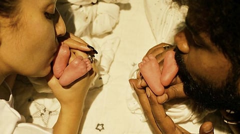 குழந்தைகளுடன் நடிகை நயன்தாராவும், இயக்குநர் விக்னேஷ் சிவனும்