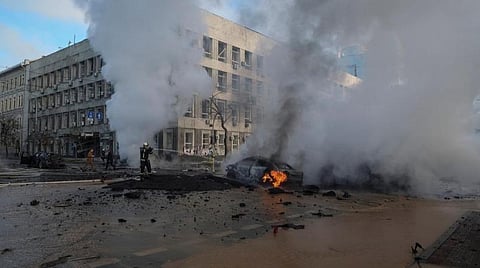 உக்ரைனில் தாக்குதலுக்கு உள்ளான கட்டிடம்.