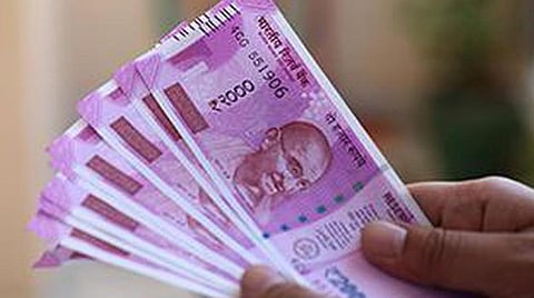 தமிழக பொதுத் துறை ஊழியர்களுக்கு 10% போனஸ்: உச்சவரம்பை ரூ.21,000 ஆக உயர்த்தி அரசாணை