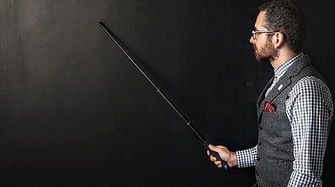 கலங்கரை விளக்கமாக கருதினால் கண்டிப்பும் இனிப்புதான்