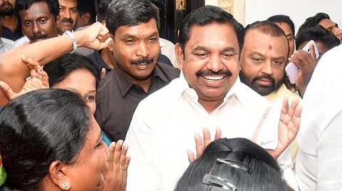 திமுக அரசின் அவலங்களை சமூக வலைதளங்கள் மூலம் மக்களிடம் சேர்க்க வேண்டும் - அதிமுகவினருக்கு பழனிசாமி அறிவுரை