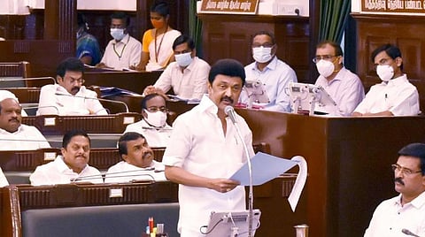 சட்டப்பேரவையில் இந்தி திணிப்புக்கு எதிரான தீர்மானம்; பாஜக வெளிநடப்பு: இதர கட்சிகளின் ஆதரவுடன் ஒருமனதாக நிறைவேற்றம்