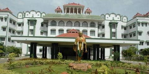 மத்திய அரசு திட்ட பெயர்களை தமிழில் மொழிபெயர்க்க வழக்கு - தமிழக அரசு பதிலளிக்க உத்தரவு