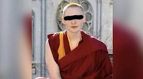 சந்தேகத்தின் பெயரில் கைது செய்யப்பட்டுள்ள, புத்த மத துறவியாக அடையாளப்படுத்தி வந்த சீனப் பெண்