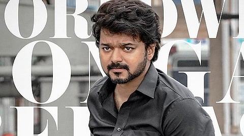 கருப்பு சட்டையுடன் மாஸ் லுக்கில் விஜய் - பொங்கலுக்கு 'வாரிசு' உறுதி