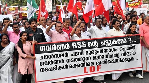 கேரள ஆளுநருக்கு எதிராக போராட்டம்