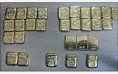 இலங்கையிலிருந்து கடத்தி வரப்பட்ட தங்கக் கட்டிகள், தங்க பிஸ்கெட்டுகள்.﻿﻿