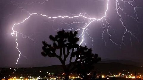 ‘மழைக்காலங்களில் இடி, மின்னலின்போது டிவி, கணினி, செல்போன் பயன்படுத்துவதை தவிர்க்க வேண்டும்’