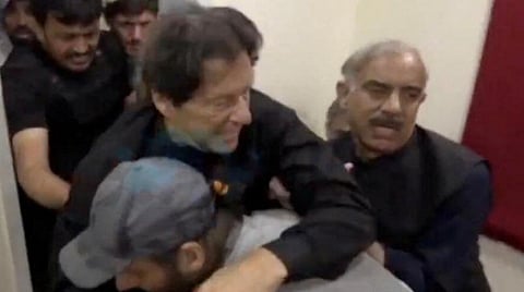 “ஆபத்தான நிலையில் இருந்து தப்பிவிட்டார்.. ஆனால்?” - இம்ரான் கான் உடல்நிலை குறித்த அப்டேட்