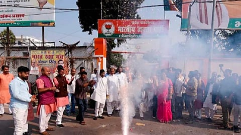 உத்தரப் பிரதேசத்தில் பாஜக கொண்டாட்டம்.