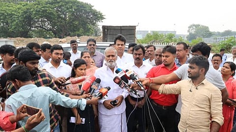 சென்னையில் செய்தியாளர்களைச் சந்தித்த அமைச்சர் சேகர்பாபு