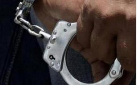 தாம்பரம் | ஆள்மாறாட்டம் செய்து சொத்து அபகரிப்பு புகார்; பெண் கவுன்சிலர் தலைமறைவு: கணவரான திமுக வட்டச் செயலாளர் கைது