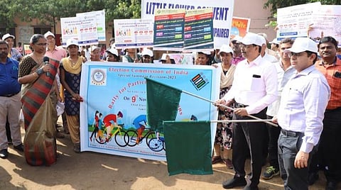 வாக்காளர் விழிப்புணர்வு சைக்கிள் பேரணியை தொடங்கி வைக்கும் தலைமை தேர்தல் அதிகாரி சத்யபிரதா சாகு