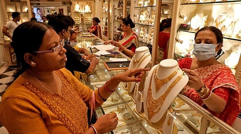 தங்கம் விலை பவுனுக்கு ரூ.456 அதிகரிப்பு