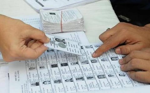 தமிழகம் முழுவதும் வாக்காளர் பட்டியல் திருத்த சிறப்பு முகாம்