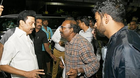 வேளச்சேரியில் வெள்ளிக்கிழமை மழை பாதிப்புகளை பார்வையிட்ட முதல்வர் ஸ்டாலின்