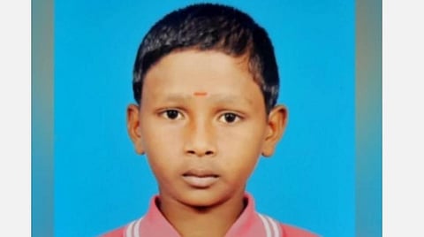 விபத்தில் உயிரிழந்த மாணவர் திவாகரன்