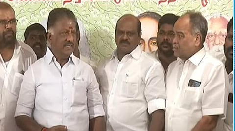 நிர்வாகிகளை சந்தித்த ஓபிஎஸ்