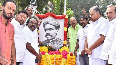 சுதந்திரப் போராட்ட வீரர் வ.உ.சிதம்பரனார் நினைவு நாளையொட்டி அஞ்சலி செலுத்திய ஜி.கே.வாசன்