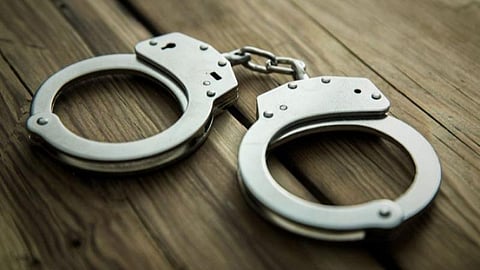 ஆன்லைன் மூலம் வெங்காயம் வாங்கி மோசடி: பெண்ணைக் கைது செய்து போலீஸார் விசாரணை