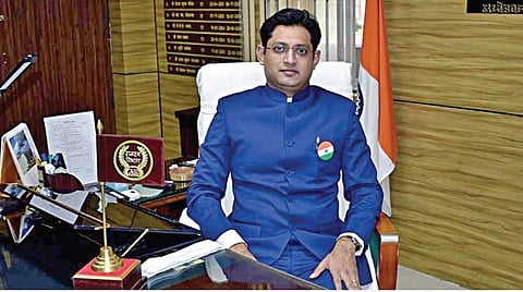 நீங்களும் யூபிஎஸ்சி வெல்லலாம் - 19: தொடர்ந்து போட்டித் தேர்வுகள் எழுதி ஐஏஎஸ் ஆனவர்