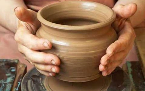 களிமண் நாள் மீட்டுத்தந்த பாரம்பரியம்: மகிழ்ச்சியே கல்வியின் அடையாளம்