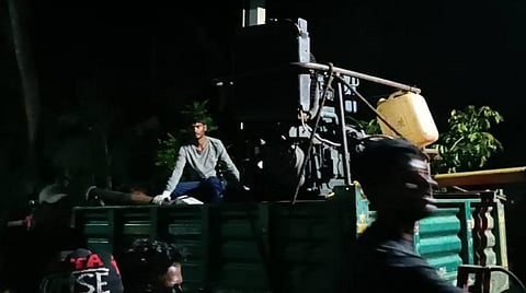 பாதிப்படைந்த உயர் மின் அழுத்த கம்பி