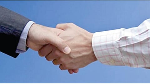 டிங்குவிடம் கேளுங்கள் - 19: இடது கை பழக்கமுள்ளவரின் நடவடிக்கைகள் எப்படி?