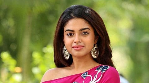 கோவில்பட்டி பெண்ணாக நடிக்கிறார் சித்தி இட்னானி