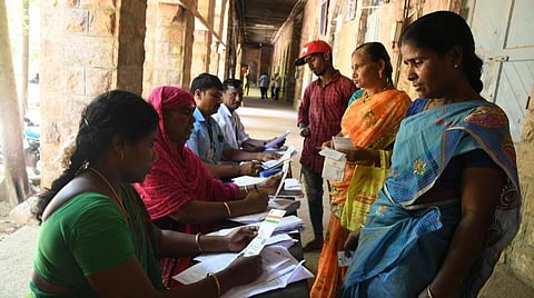 50 கோடி வாக்காளர் விவரம் ஆதார் எண்ணுடன் இணைப்பு