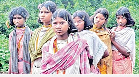 கதைக் குறள் - 21: ஆதிவாசிகளுக்கு கல்வி கற்றுத் தந்த சிறுமி!