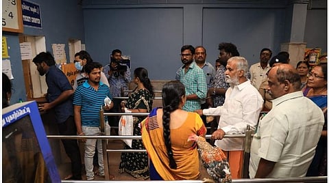 ஆய்வுப் பணியில் அமைச்சர் சேகர்பாபு