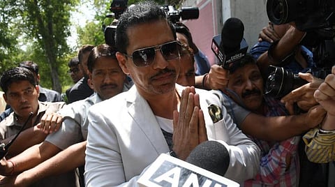 ராபர்ட் வதேரா மீதான வழக்கை ரத்து செய்ய உயர் நீதிமன்றம் மறுப்பு