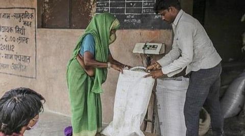 இலவச உணவு தானிய திட்டம் ஓராண்டுக்கு நீட்டிப்பு