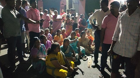 மது பாருக்கு எதிராக மக்கள் போராட்டம்.