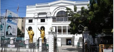 ஒருங்கிணைப்பாளர்கள் பெயரில் தலைமை தேர்தல் அதிகாரி அனுப்பிய கடிதத்தை திருப்பி அனுப்பிய அதிமுக