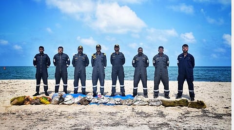 ரூ.1.35 கோடி மதிப்புள்ள 300 கிலோ கடல் அட்டைகளை பறிமுதல் செய்த மண்டபம் இந்திய கடலோர காவல்படை