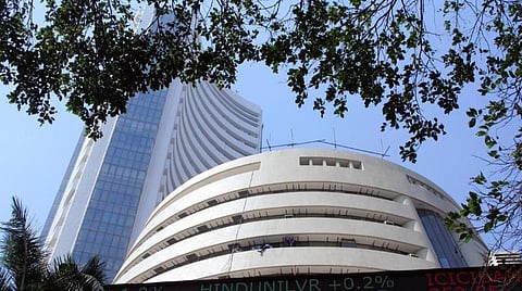 சென்செக்ஸ் 126 புள்ளிகள் உயர்வு