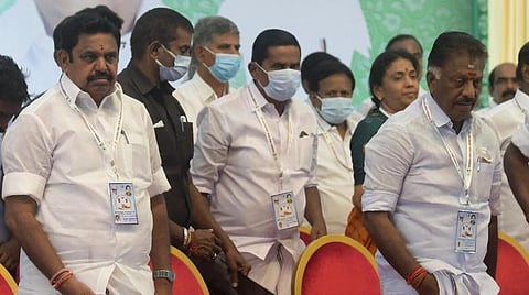 அதிமுக இடைக்கால பொதுச் செயலாளராக பழனிசாமி தேர்தல் மூலமாக தேர்ந்தெடுக்கப்பட்டாரா? - உச்ச நீதிமன்ற நீதிபதிகள் கேள்வி