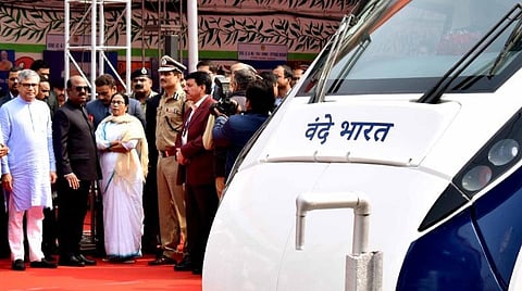 வந்தே பாரத் ரயில் மீது பிஹாரில் கல்வீச்சு - பாஜகவினருக்கு முதல்வர் மம்தா எச்சரிக்கை